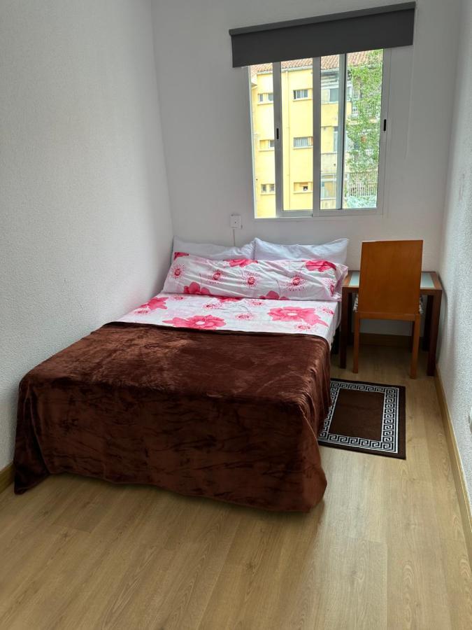 El Gengo Hostel Madryt Zewnętrze zdjęcie